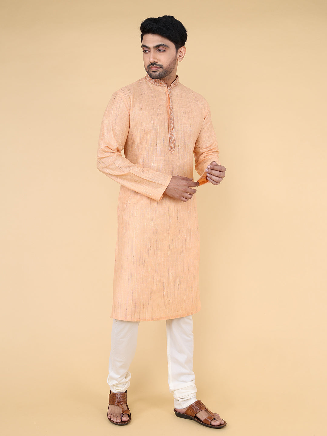 Luxe kurta - Embroidered Elegance (light orange)