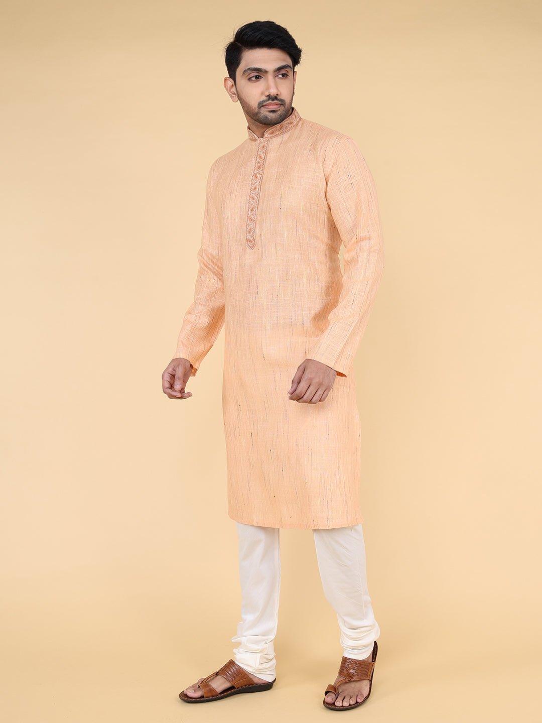 Luxe kurta - Embroidered Elegance (light orange)