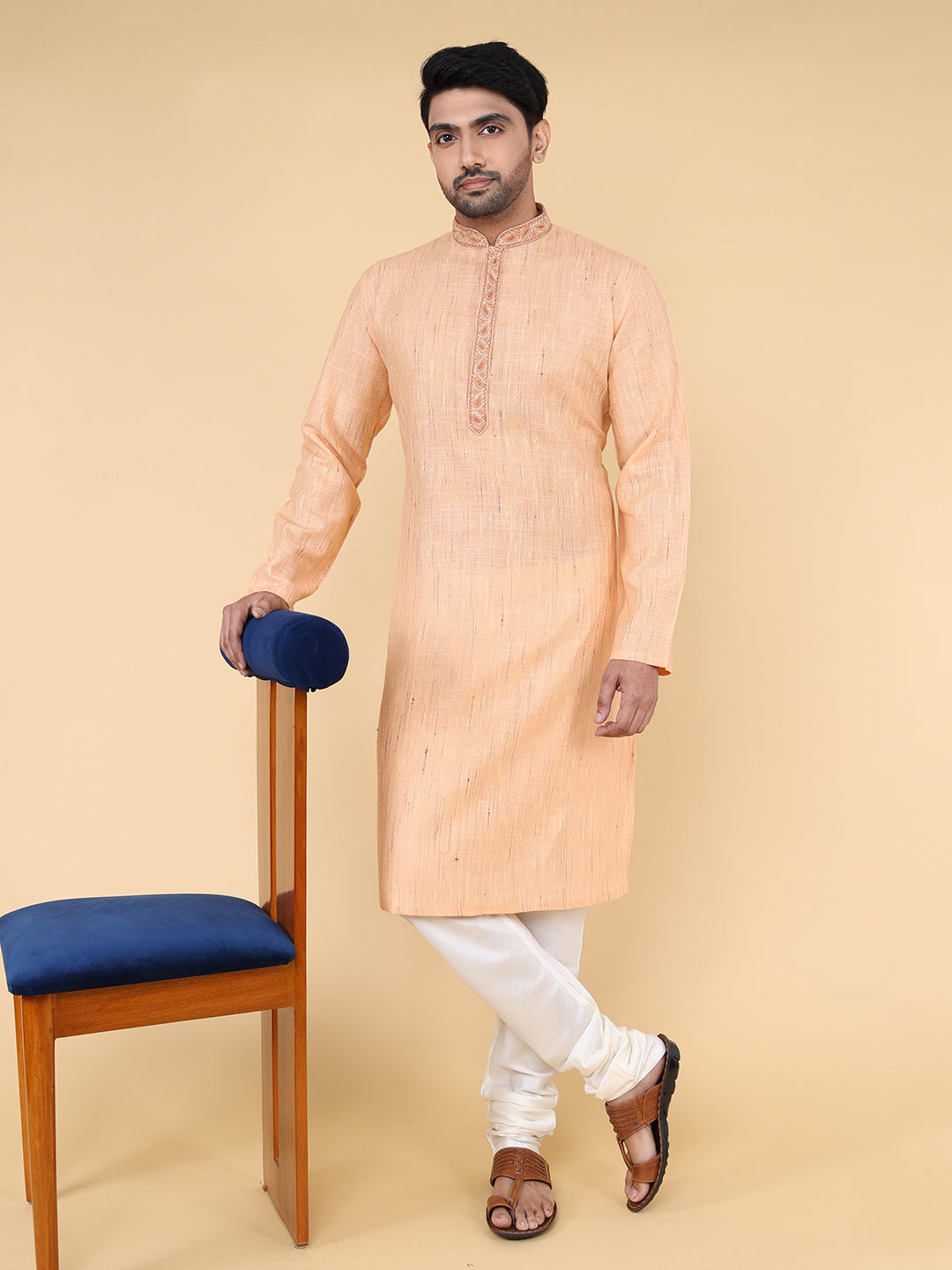 Luxe kurta - Embroidered Elegance (light orange)